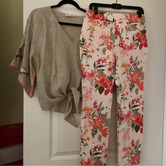 Pants suit - embroidered sleeves on top to match floral pattern on pants - Picture 7 of 9